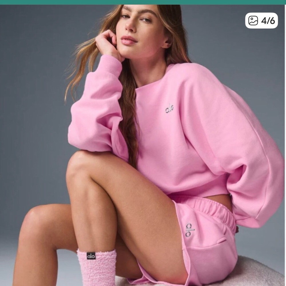 ALO Yoga bubblegum Pink accolade cropped Crewneck Sweatshirt and matching shorts